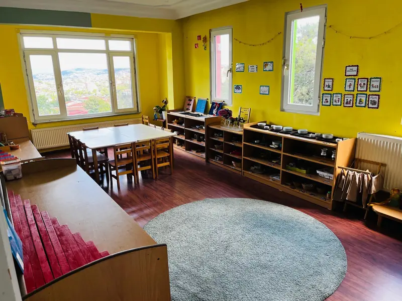 Montessori classroom layout